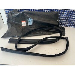 ÖN KAPI CAM FİTİLİ SAĞ